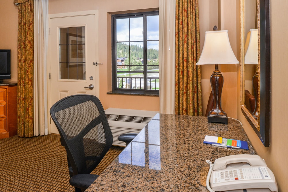 Hampton Inn and Suites Coeur D Alene 32/45