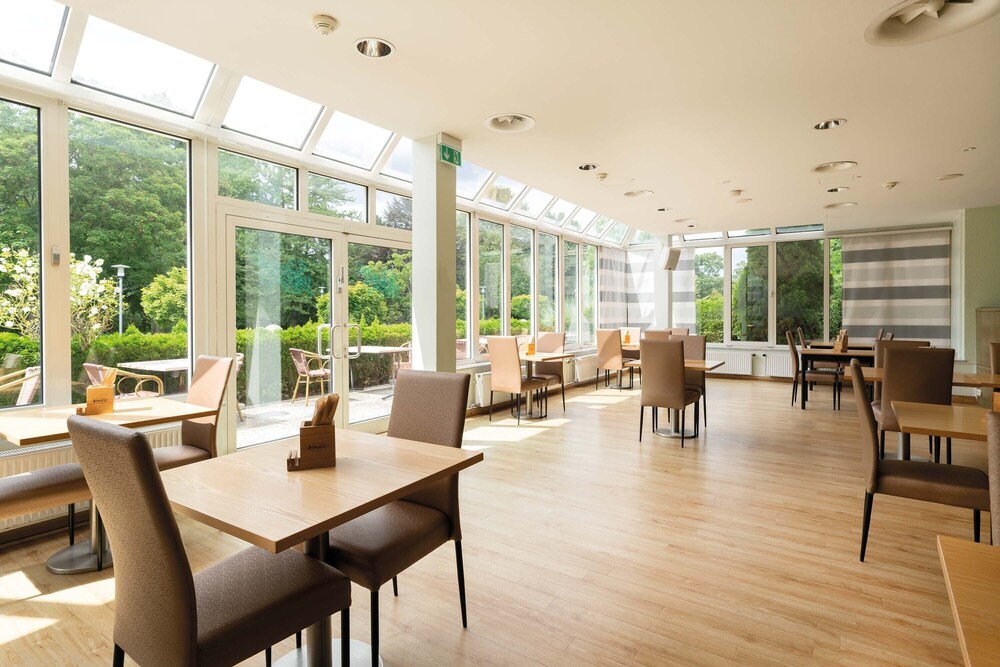 Sunday Hotel Bad Honnef 50/64