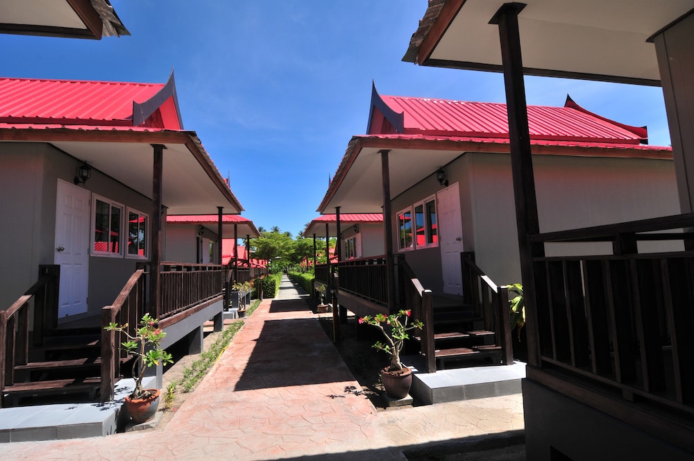 Phi Phi Little Star 63/66