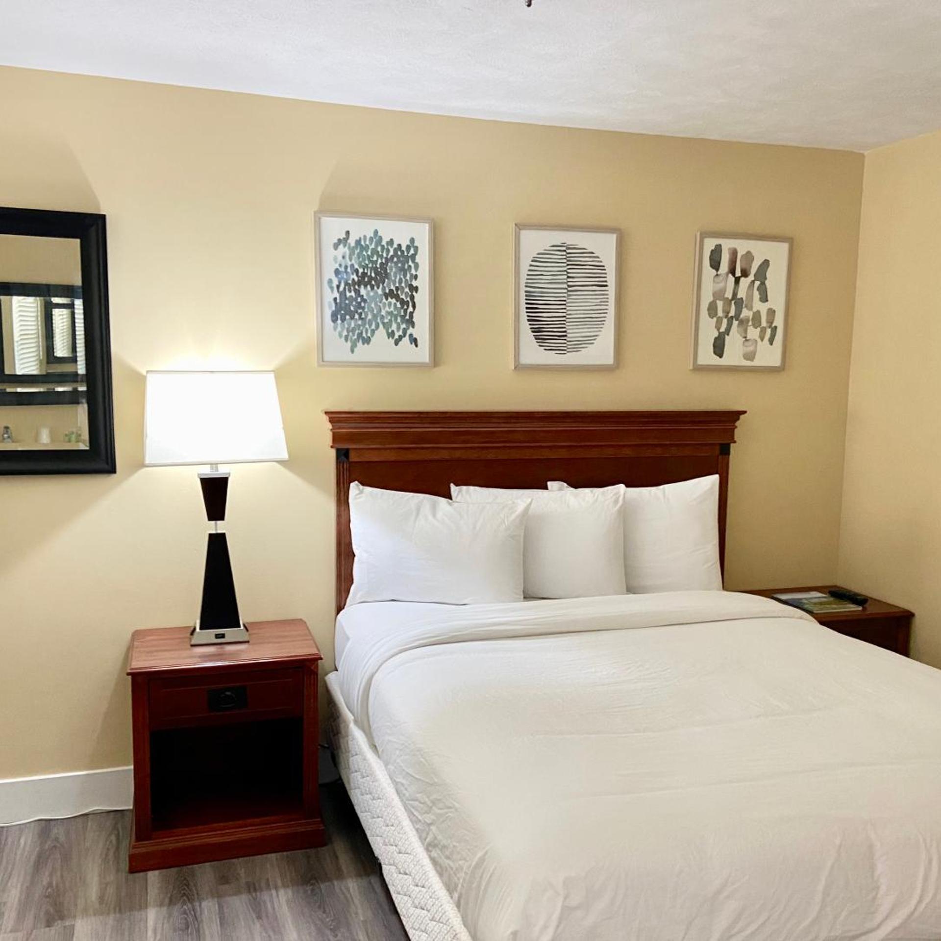 Elk Rapids Lakeshore Inn 17/42