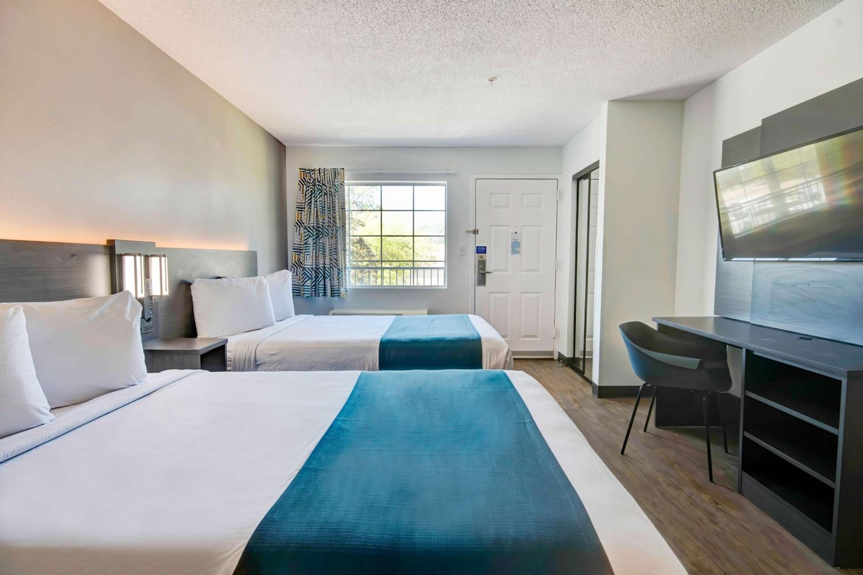 2 Full Beds - Smoking