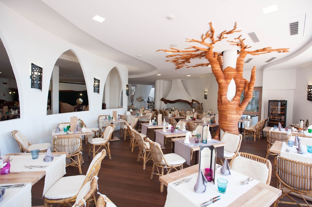 Hotel Resort And Spa Baia Caddinas 35/50