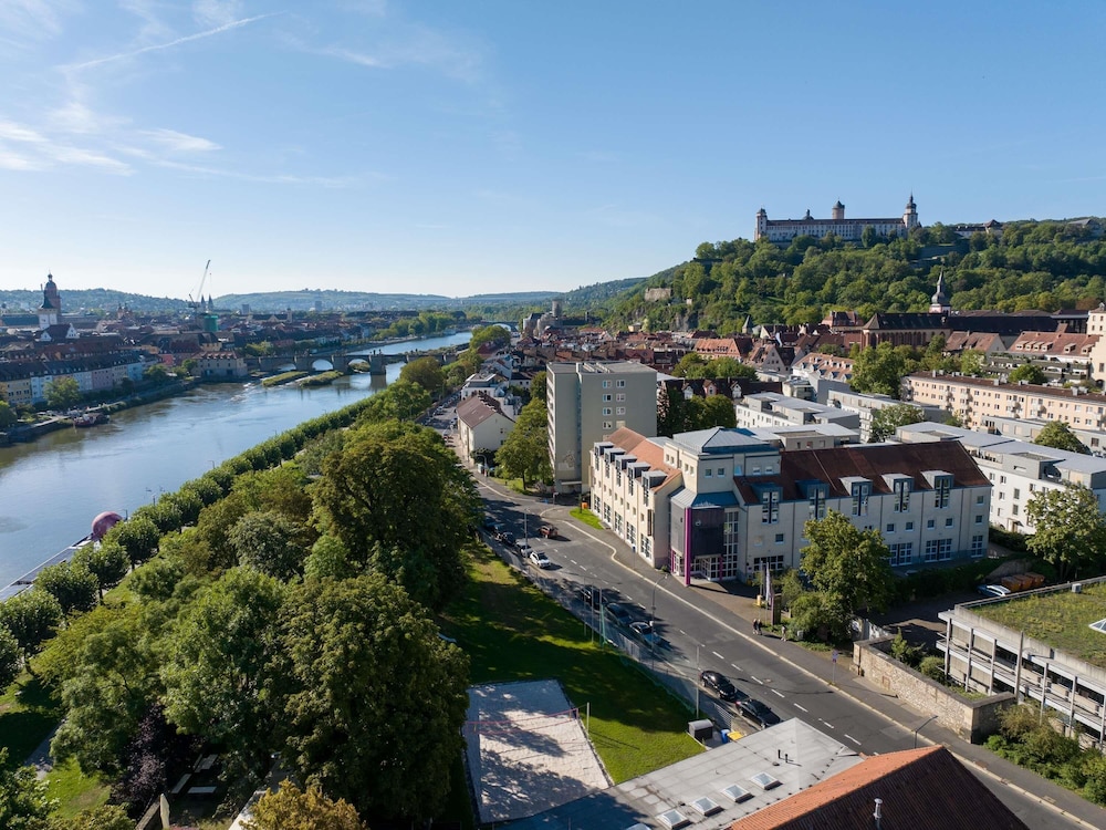 Mercure Hotel Wuerzburg Am Mainufer 59/66