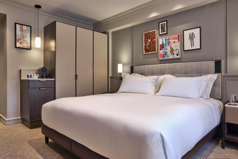 RENOVATED, SUPERIOR, KING BED