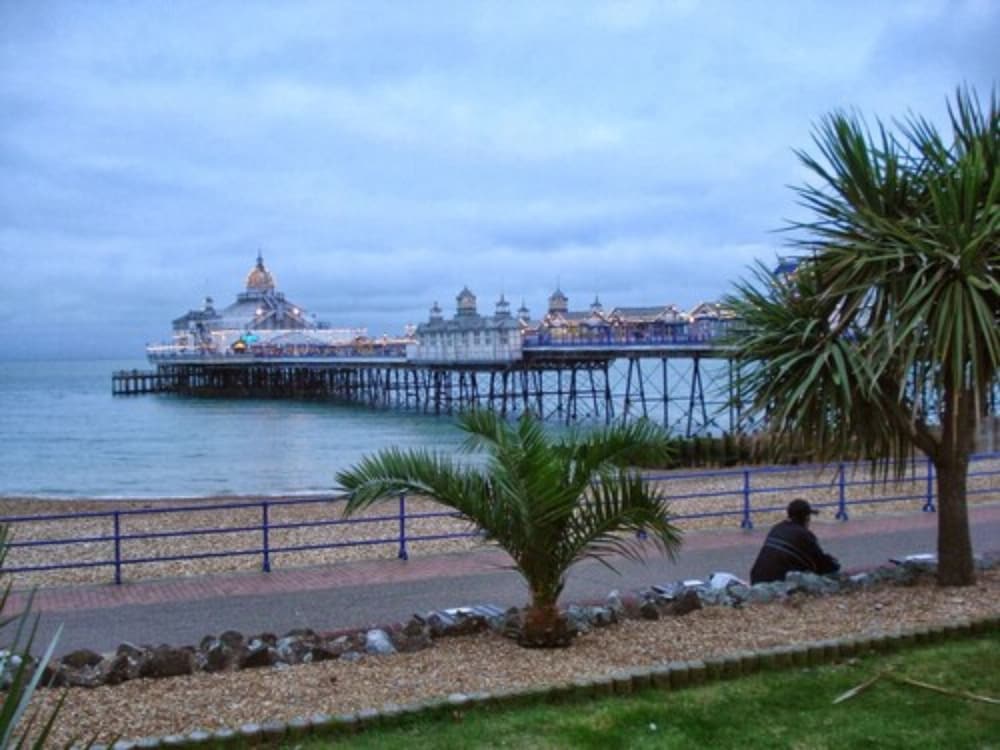 Eastbourne Riviera Hotel 30/64