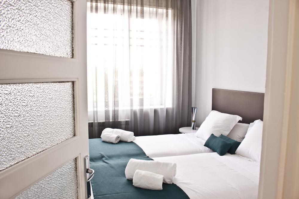 2 Bedrooms, Apartment