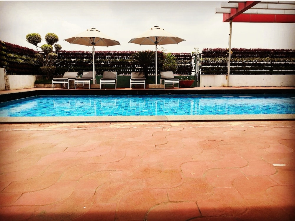 Presidency Hotel 39/63