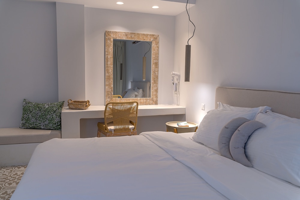Adonis Hotel Studios & Apartments 27/67