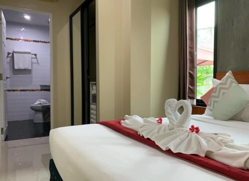 Isayarada Apartment 8/28