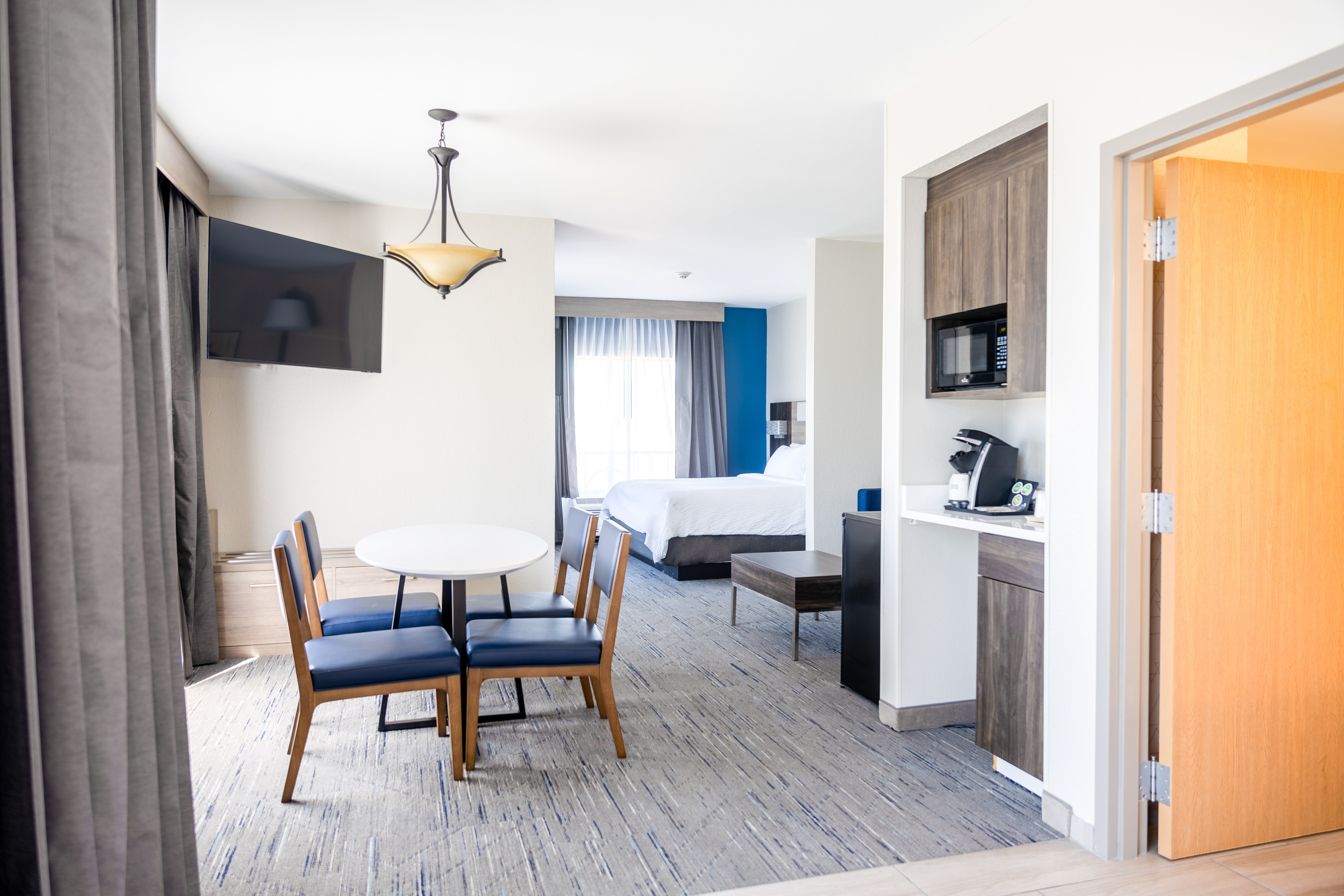 Holiday Inn Express Hotel & Suites Vicksburg 52/74