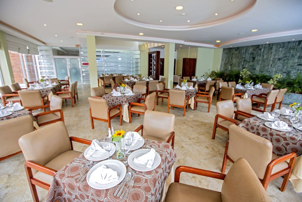 Hotel Ambato 33/40