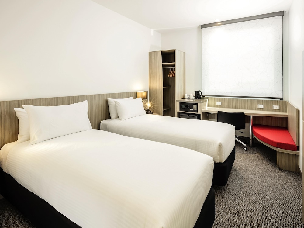 Ibis Mackay 26/67