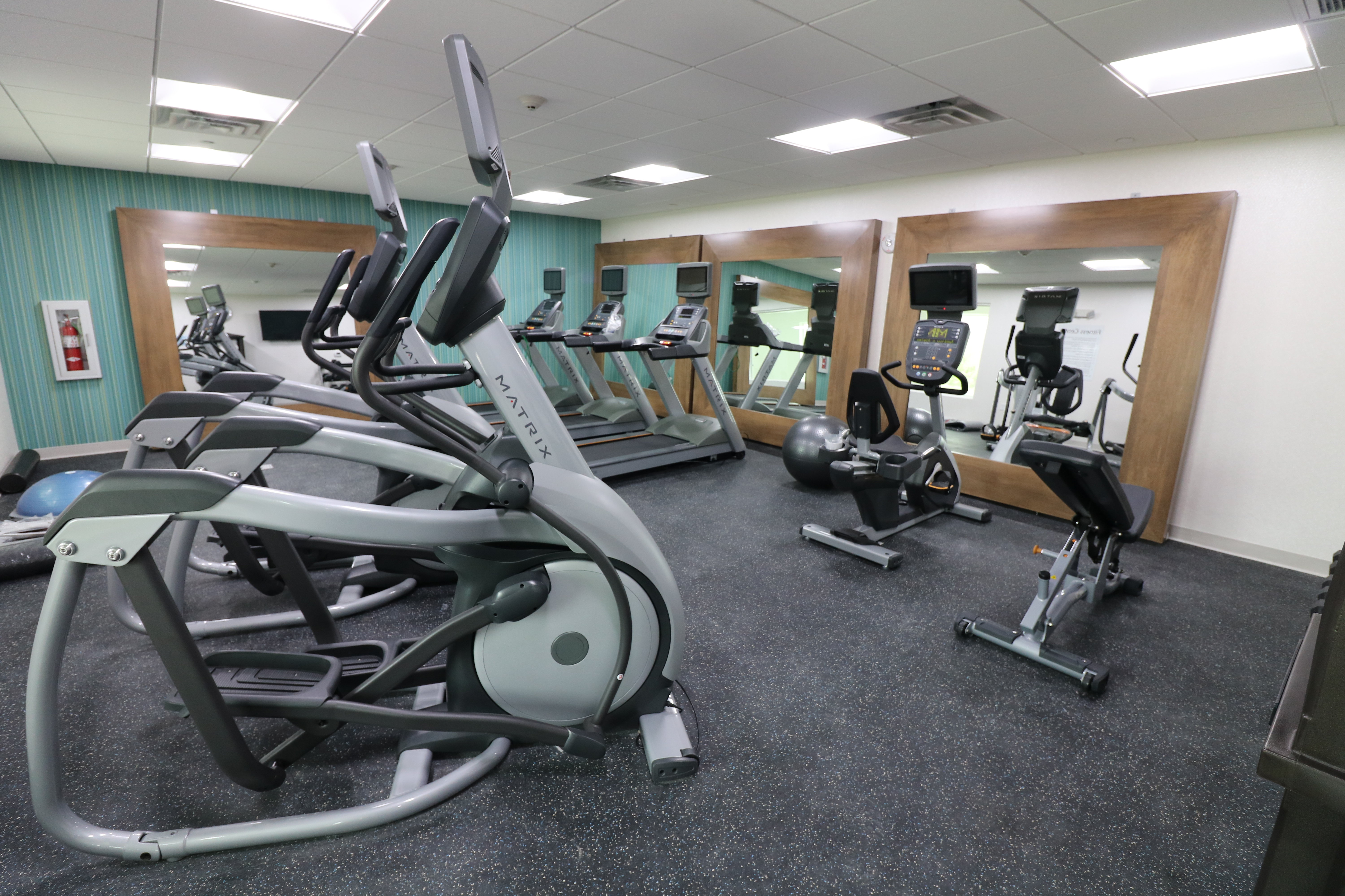 HOLIDAY INN EXPRESS & SUITES COFFEYVILLE 32/48