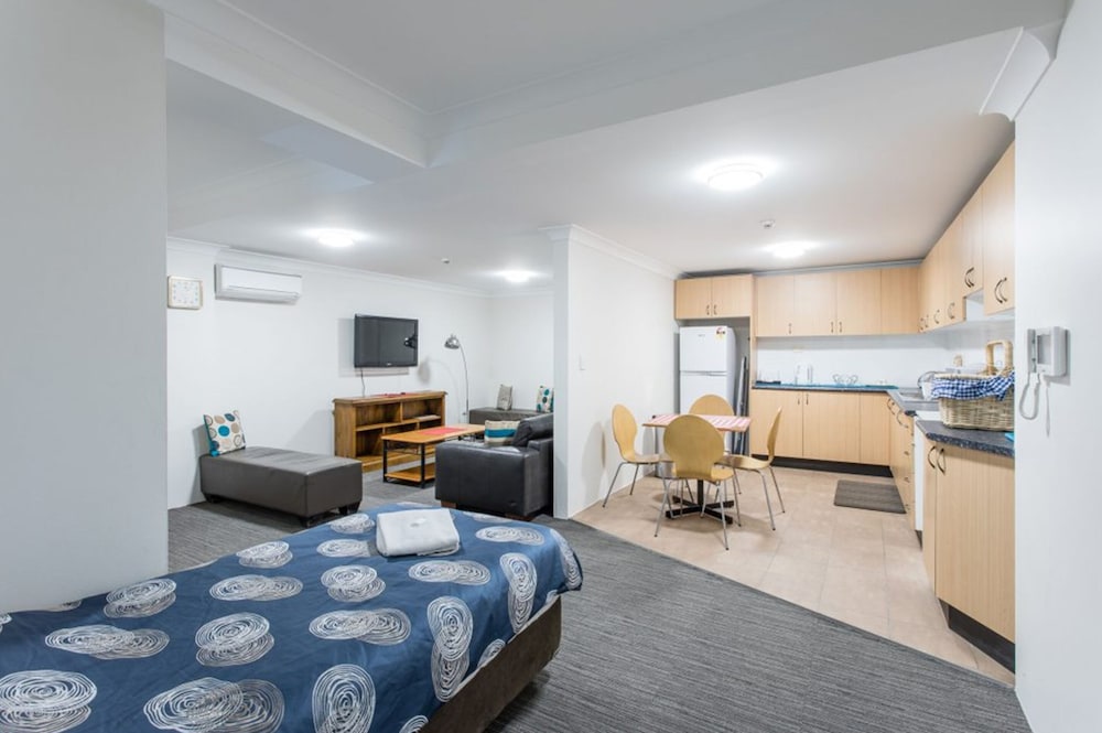 Arena Hotel 37/43