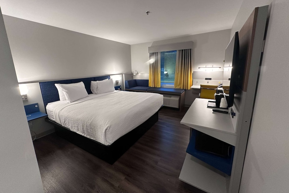 غرفة بسرير كينج، Microtel Inn and Suites by Wyndham Rehoboth Beach 2/4