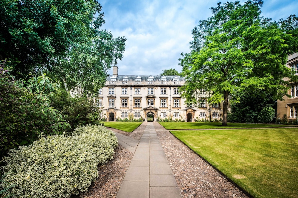 Christ S College Cambridge 48/58
