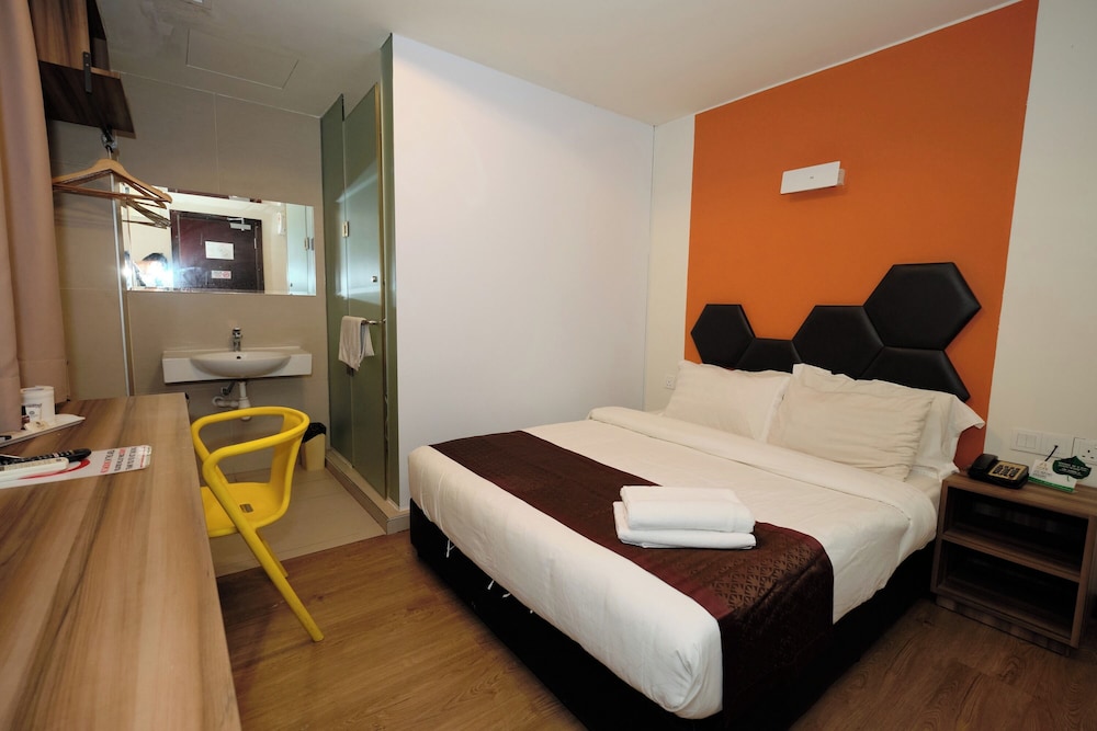 Memoire Hornbill Hotel 12/37