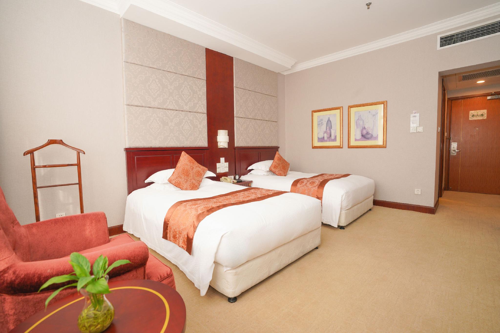 Elegant, Twin Beds, River View