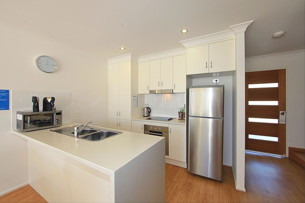 Alexandra Apartments 11/23