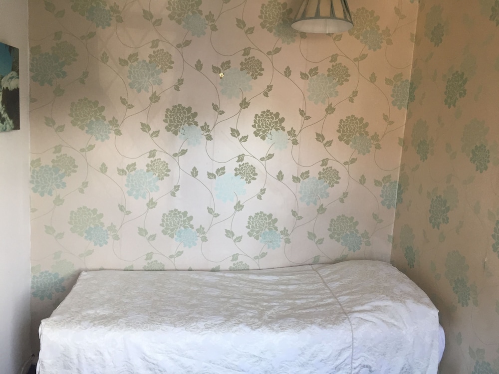 Edgware Bed and Breakfast 9/34