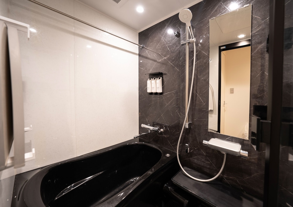 UH Suite Namba Station 40/41