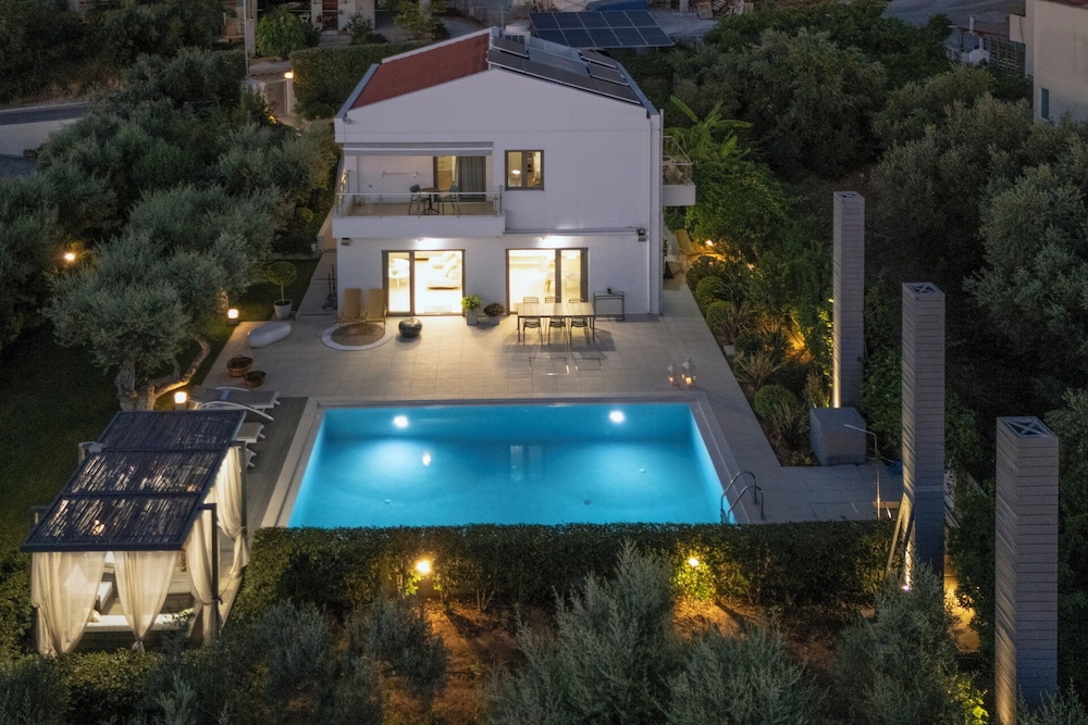 Villa Breeze 1/22