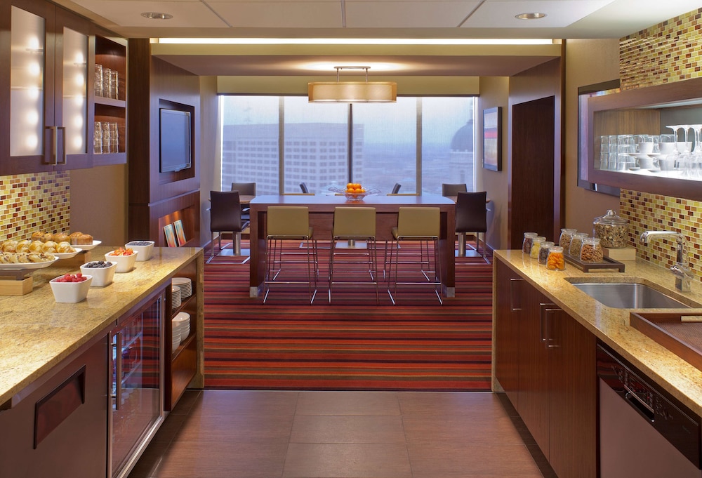 Hyatt Regency Indianapolis 39/69