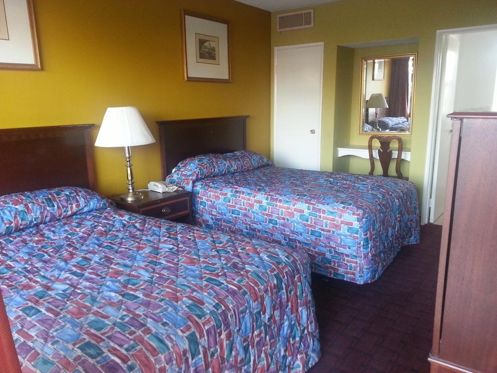 Knights Inn Big Spring 22/38