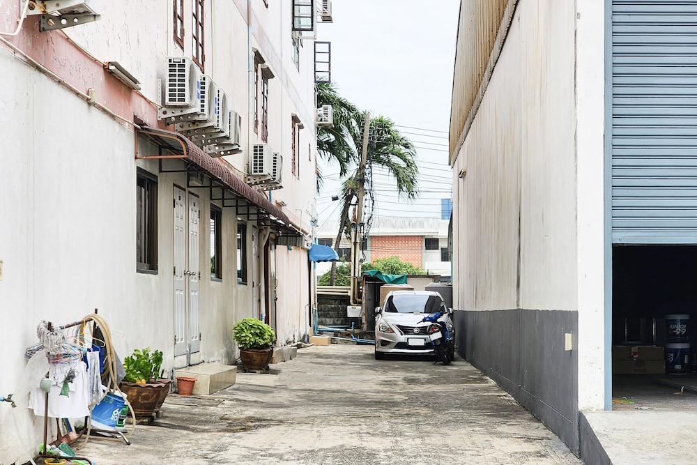 Freesia Guesthouse Suvarnabhumi 30/34
