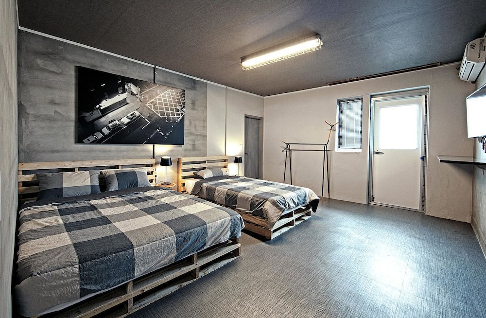 Mido Hostel 13/62