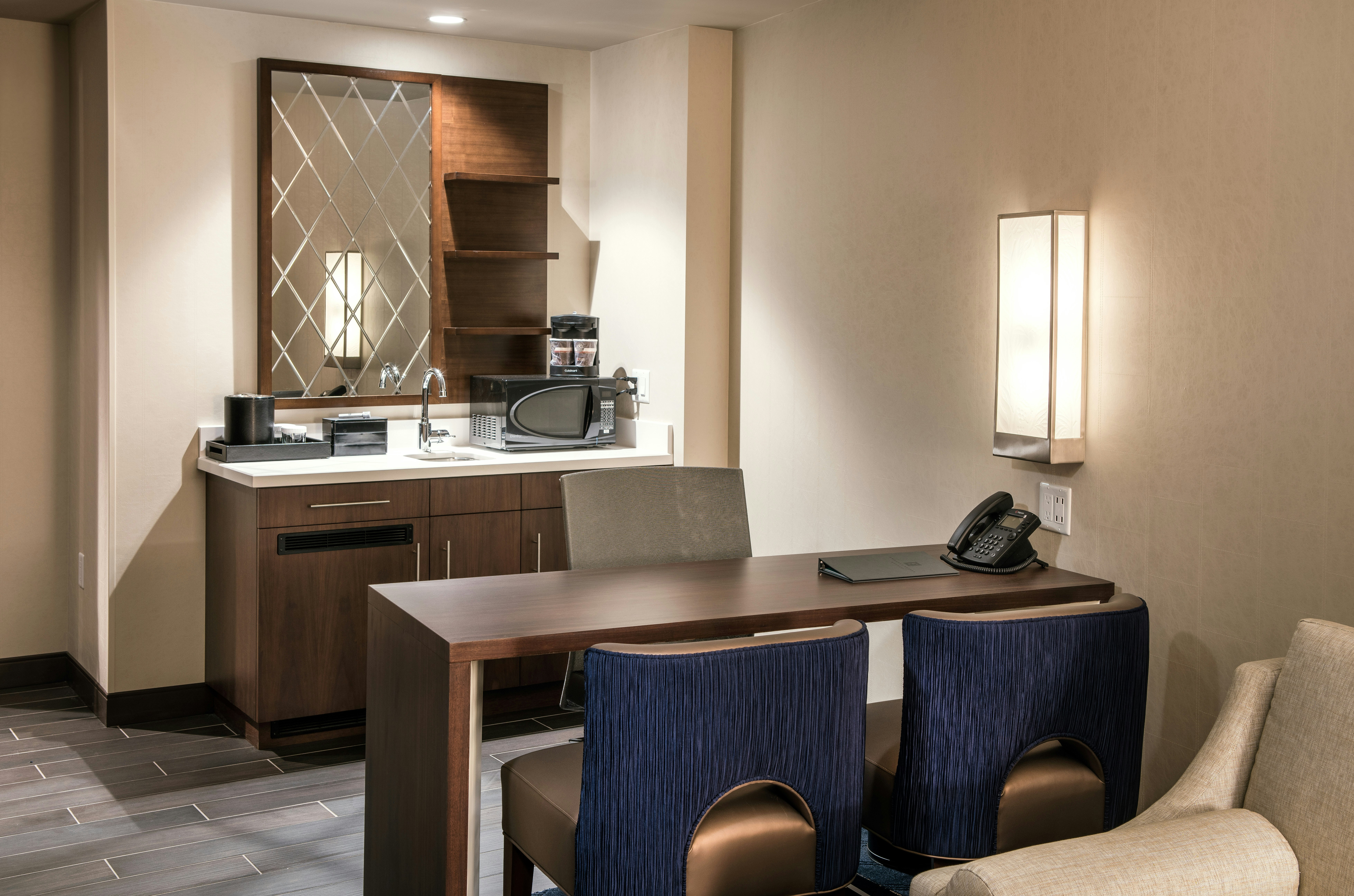 Embassy Suites By Hilton Seattle Downtown Pioneer Square 8/69