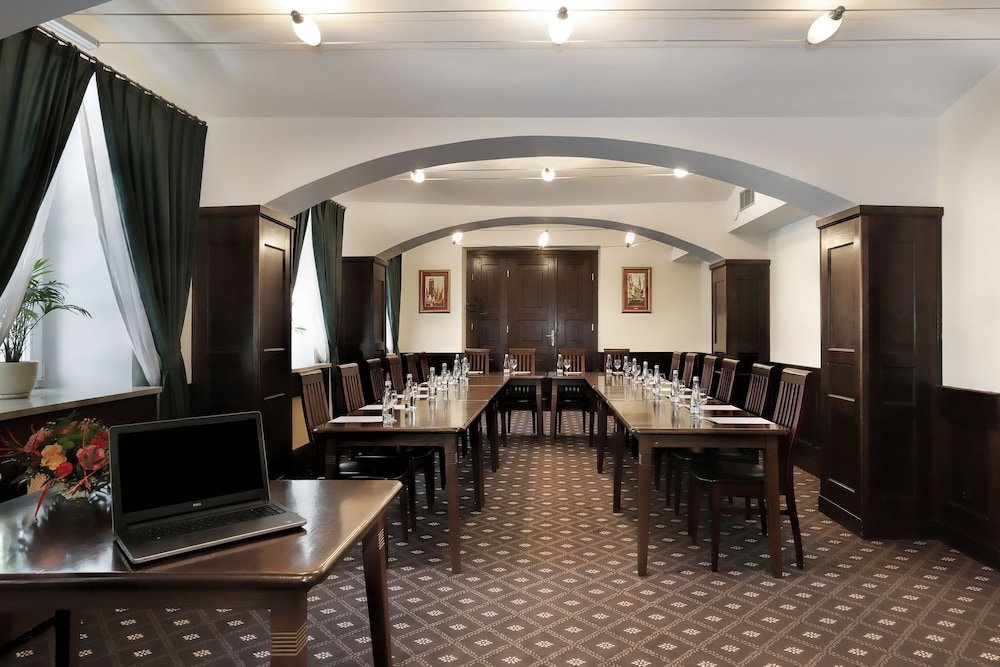 restaurant-cafeteria