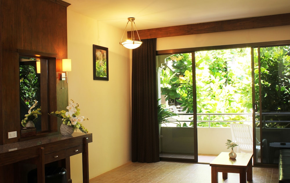 Baan Pron Phateep 20/50
