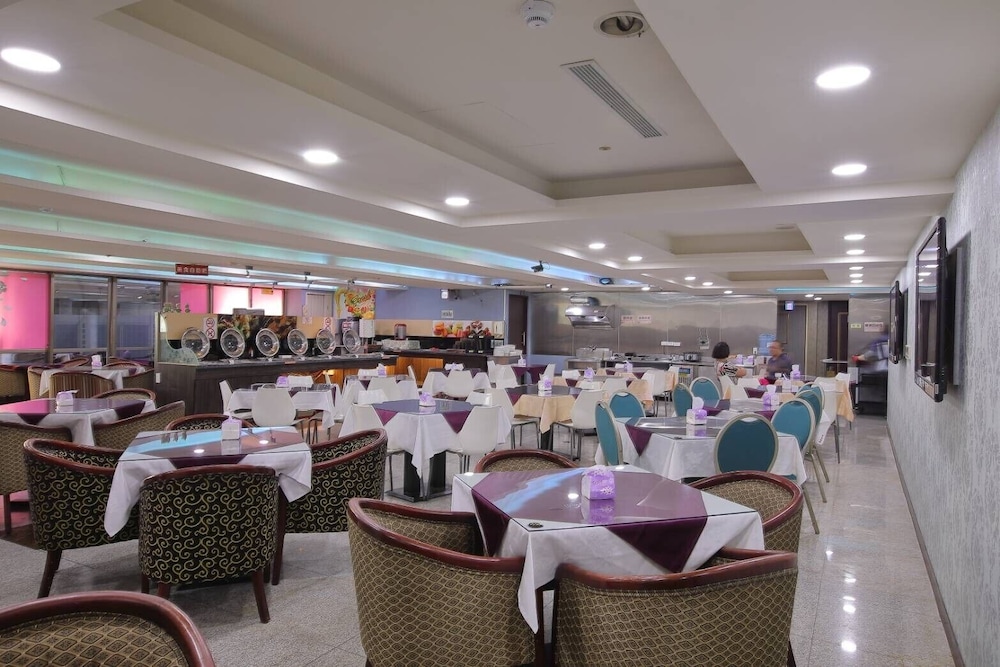 Chuanfu Hotel 30/35