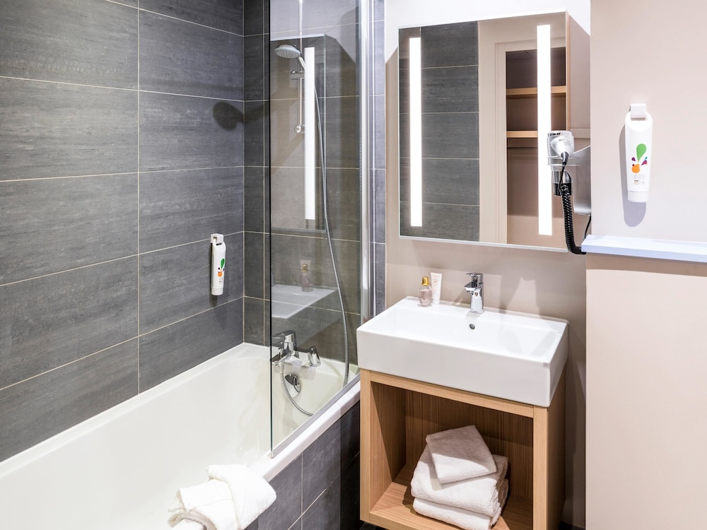 Ibis Styles Clamart Gare Grand Paris 63/65