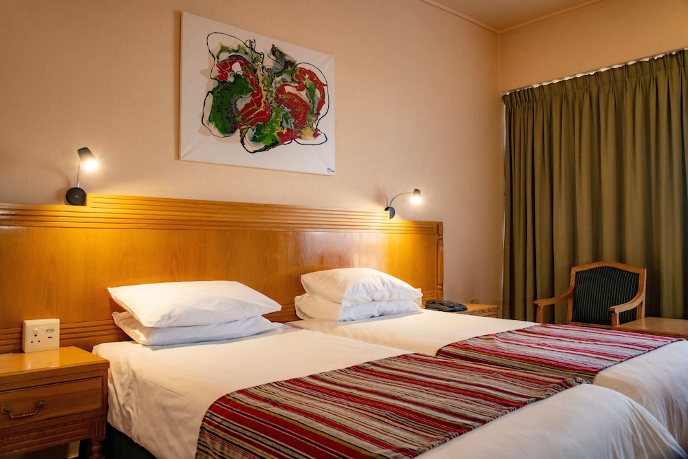 Bon Hotel Bloemfontein Central 16/60