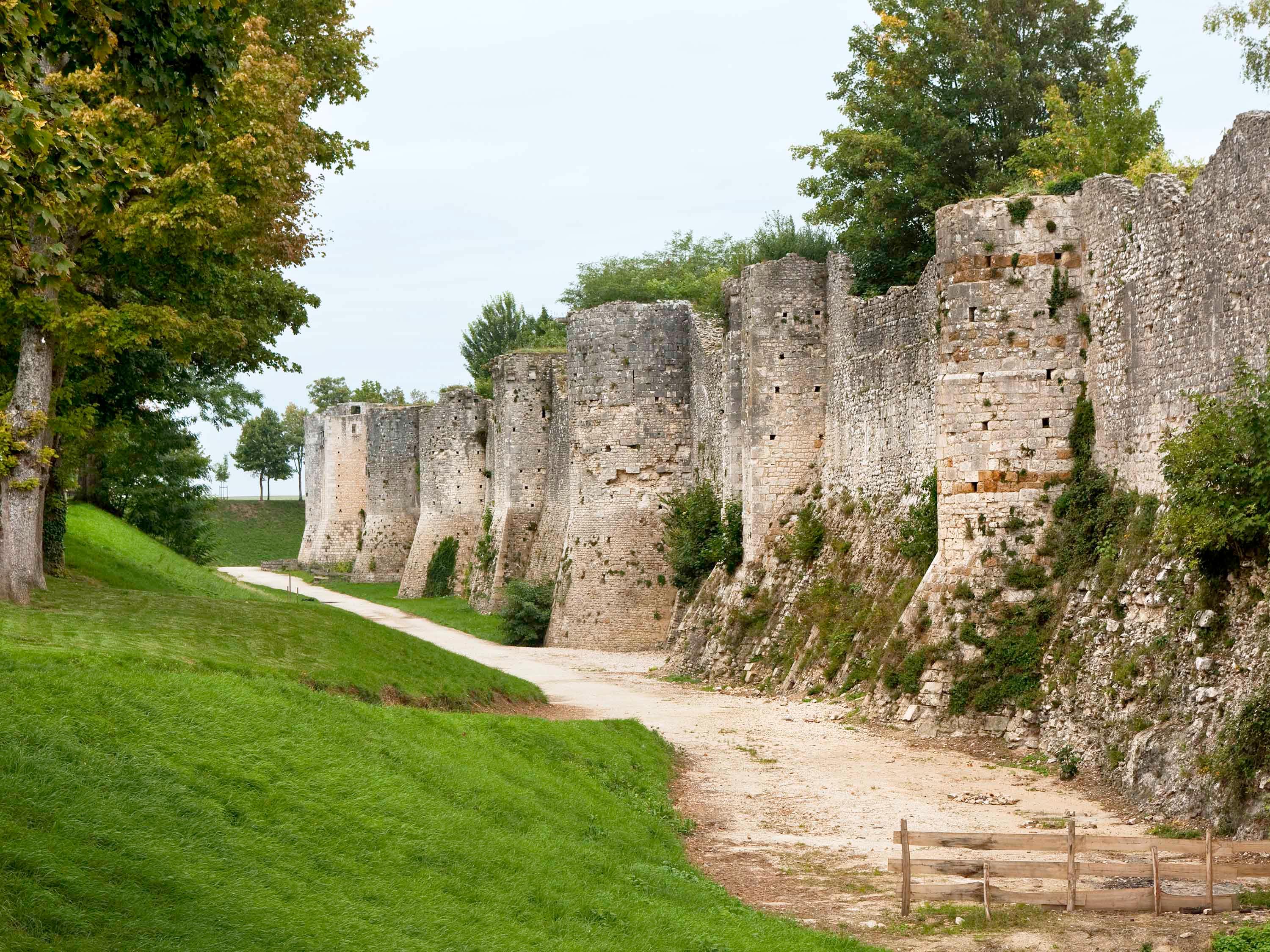 Ibis Provins 20/23