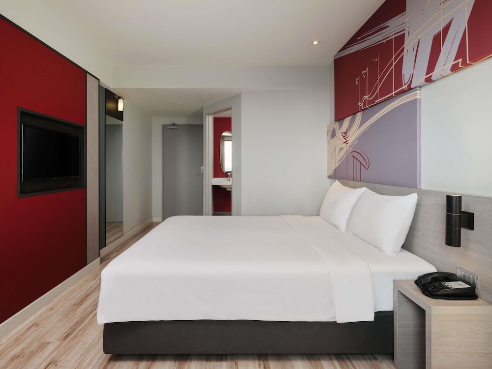 Ibis Bangkok Impact 33/75
