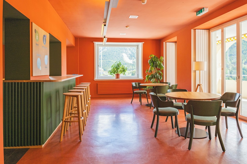 Davos Youthpalace 38/62