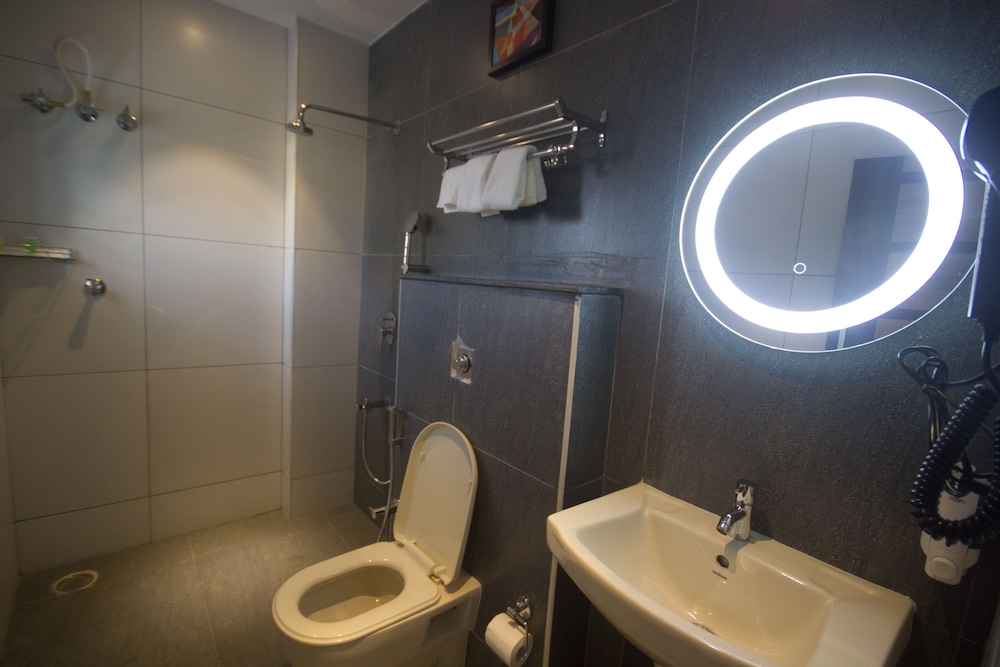 Vihaari 24 Business Hotel 56/57