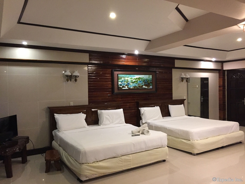 Dumaluan Beach Resort 6/35