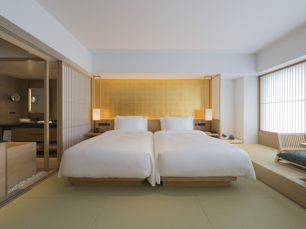 SERENITY, GRAND, TWIN BEDS