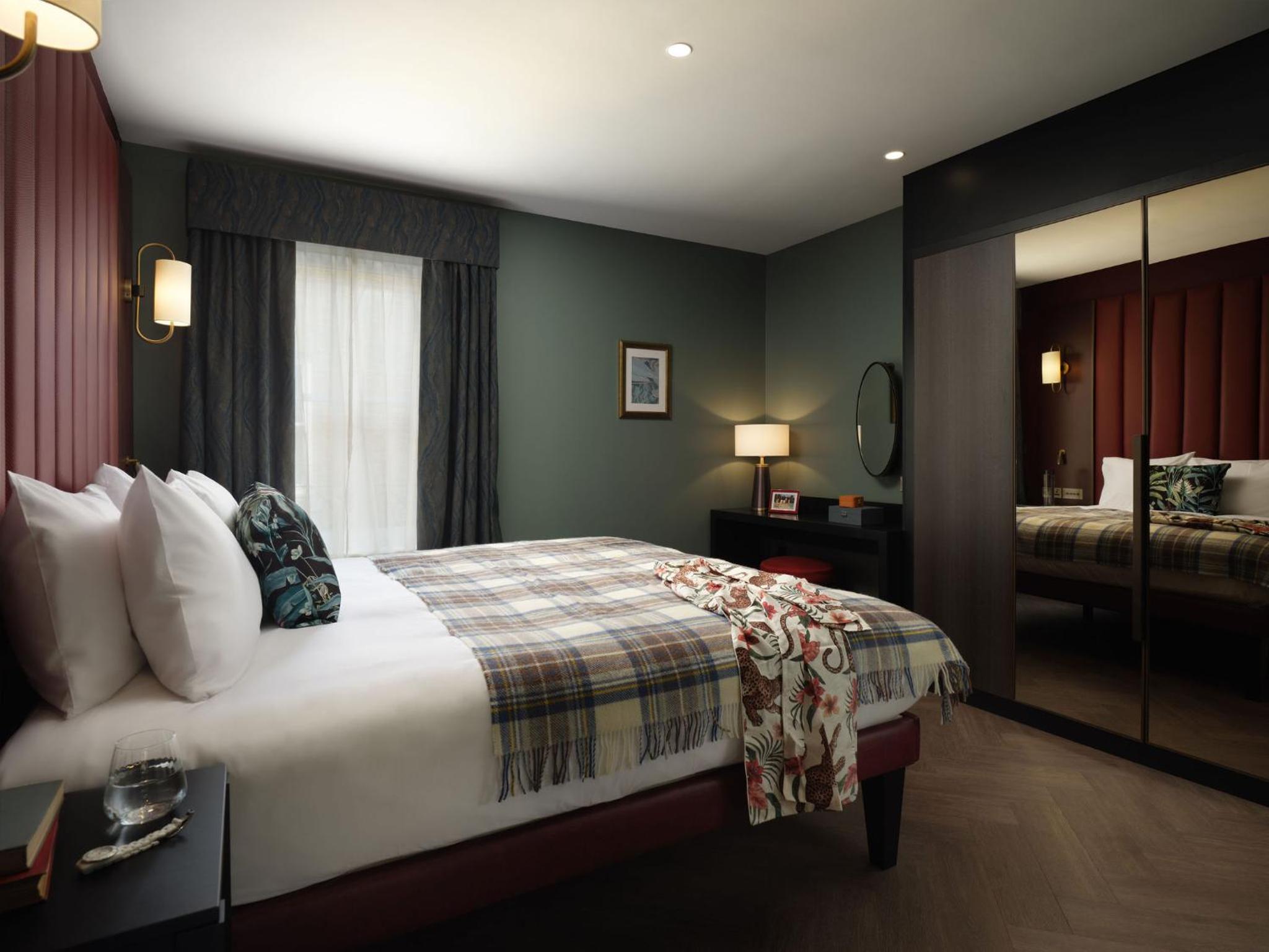 Club, Apartment, Queen Bed