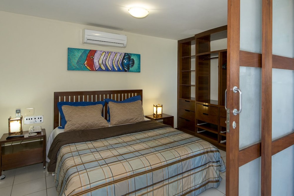 Blue Marlin Apartments 8/22