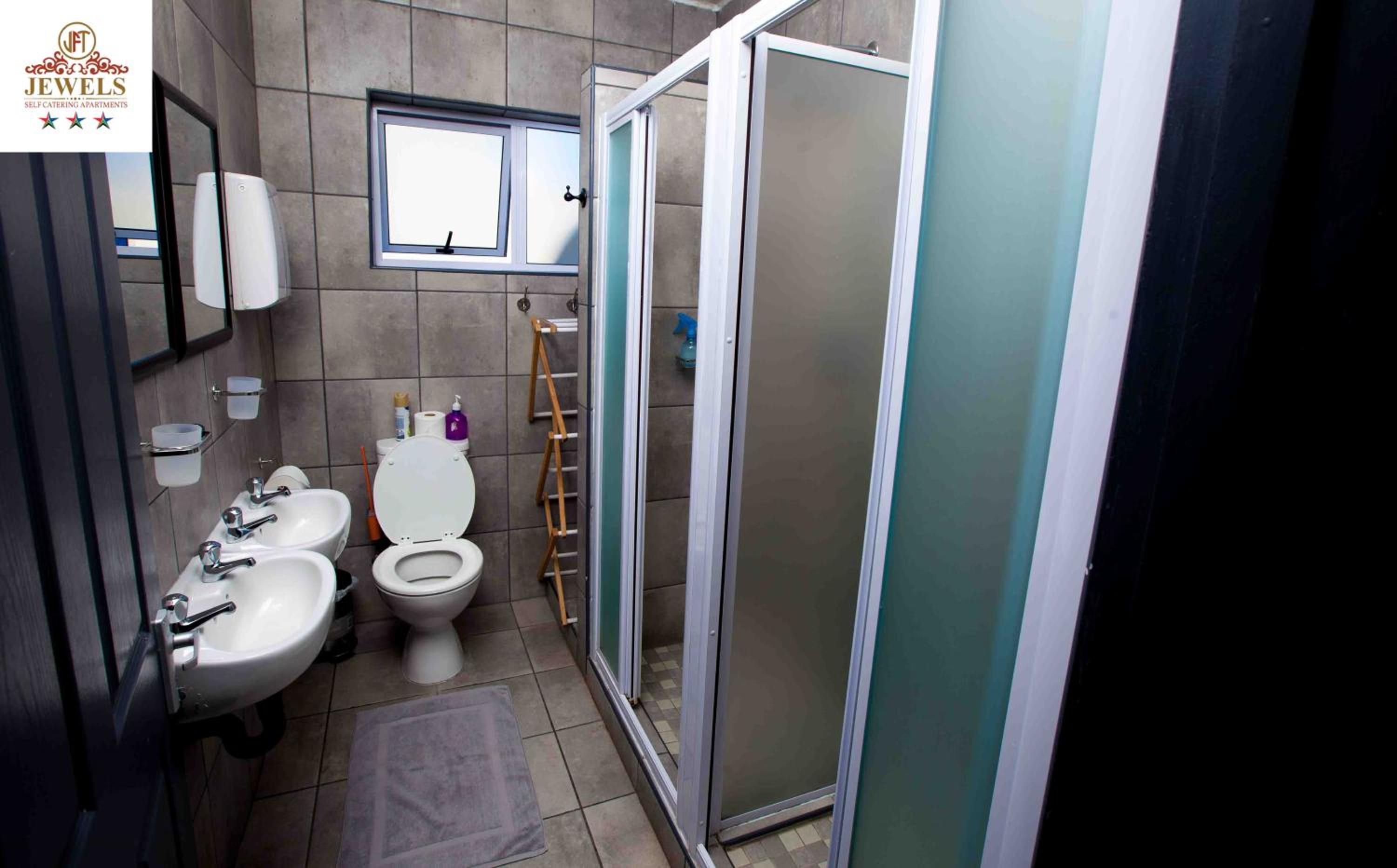 JFT Jewels Self catering Apartments 14/14