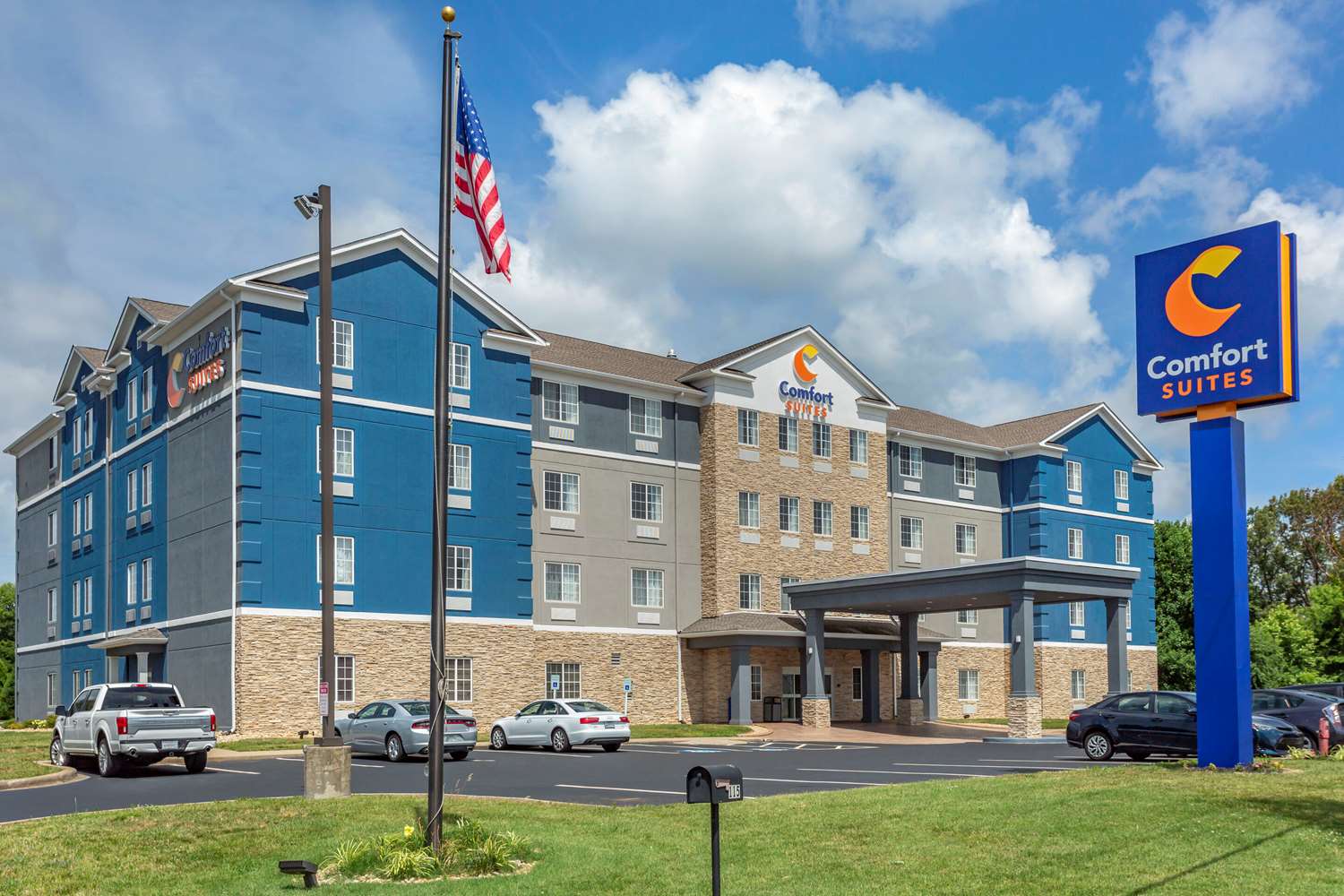 Comfort Suites Clarksville near Governors Square Mall 36/38