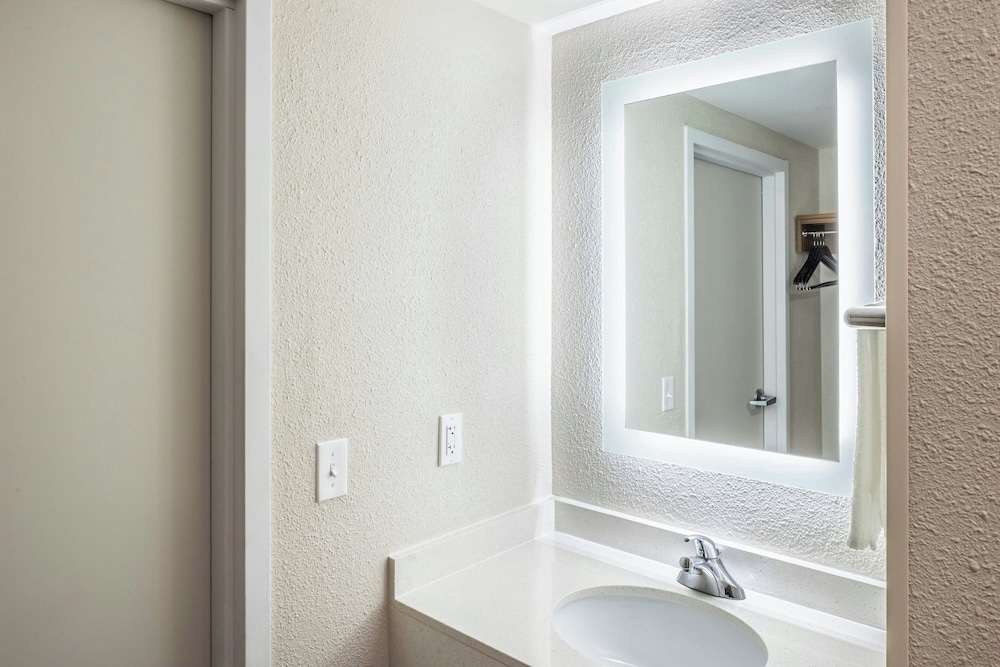 Fairfield Inn Suites Butler 46/50