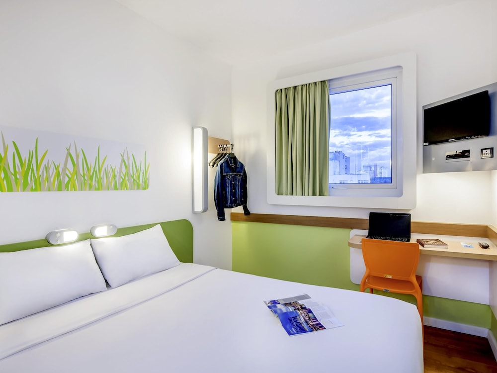 STANDARD, DOUBLE BED, ACCESSIBLE