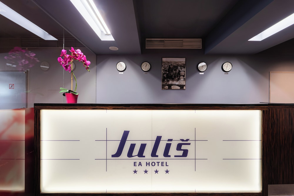 EA Hotel Julis 8/49