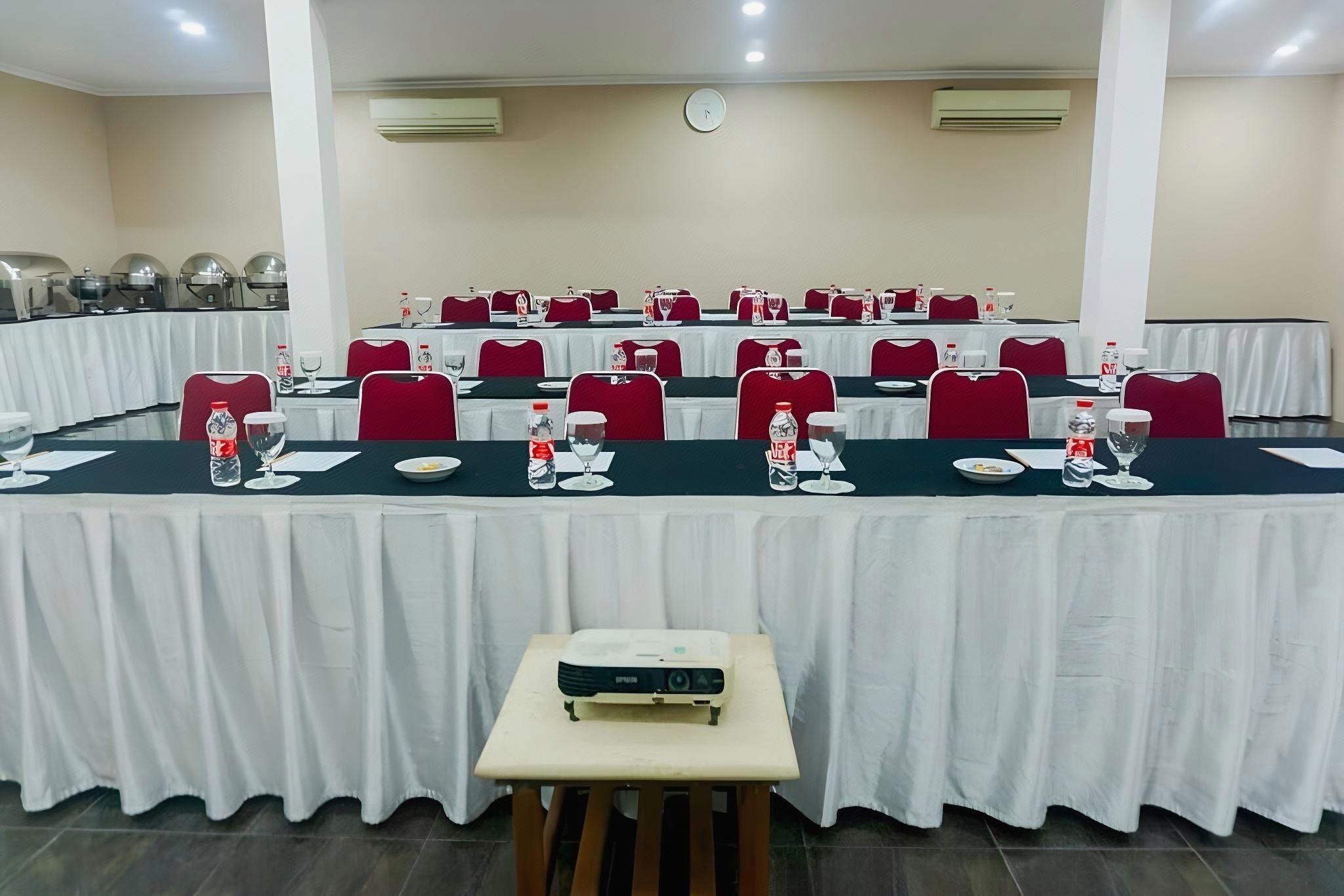 C'One Hotel Cempaka Putih powered by Archipelago 23/38